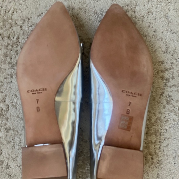 Coach Wilma Metallic Silver Pointed Toe Flats BNIB Size 7 - Picture 8 of 13